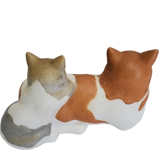Mary Lake Thompson For Silvestri Vintage Momma And Kitten Ceramic Figurine - Picture 2 of 7